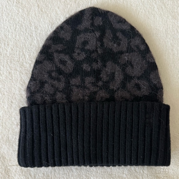 NWT ANTHRO Sweaty Betty Animal Jacquard Beanie main image 7